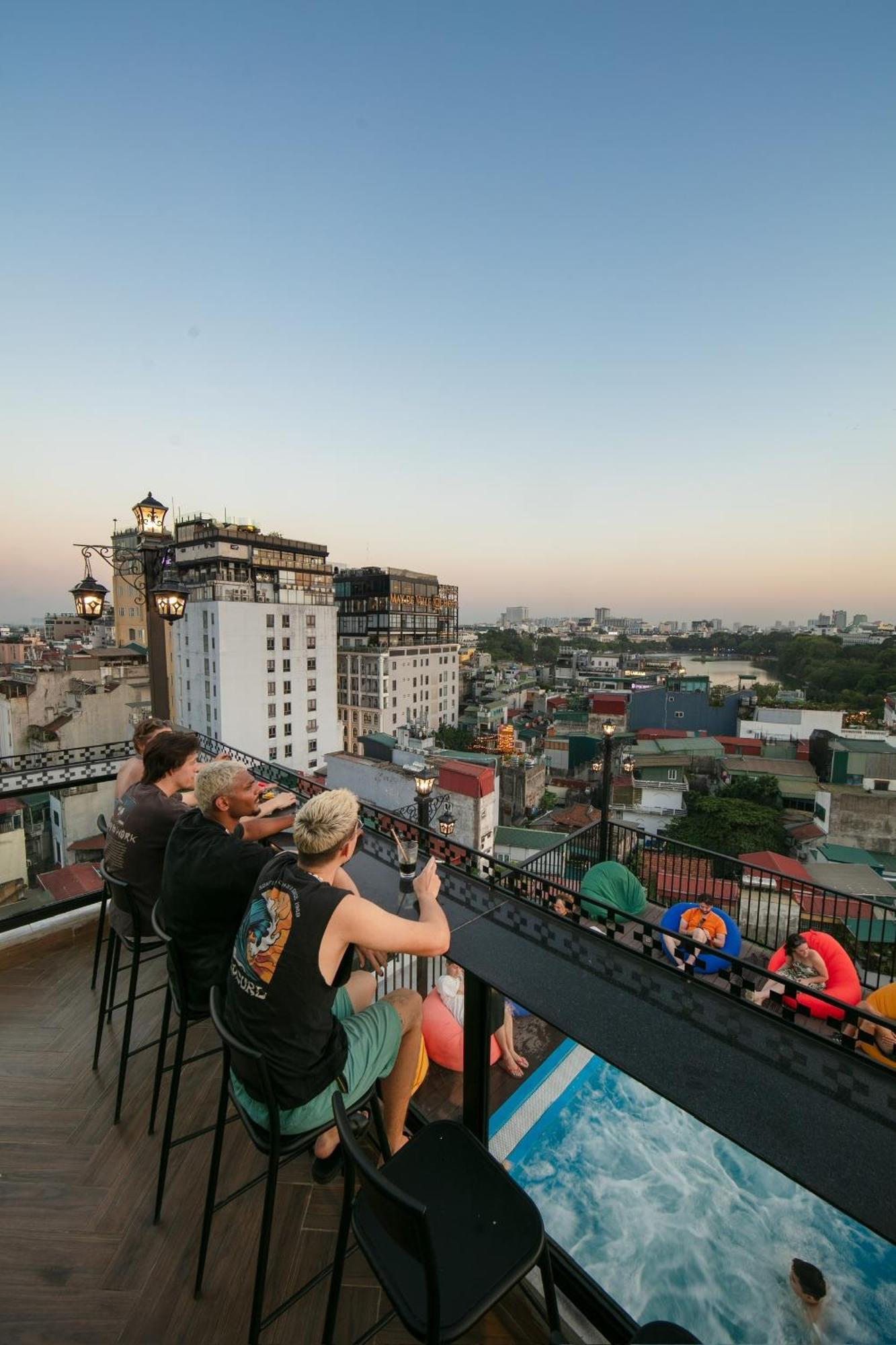 Lakeview Backpackers Hostel & Rooftop Bar Hanoj Exteriér fotografie