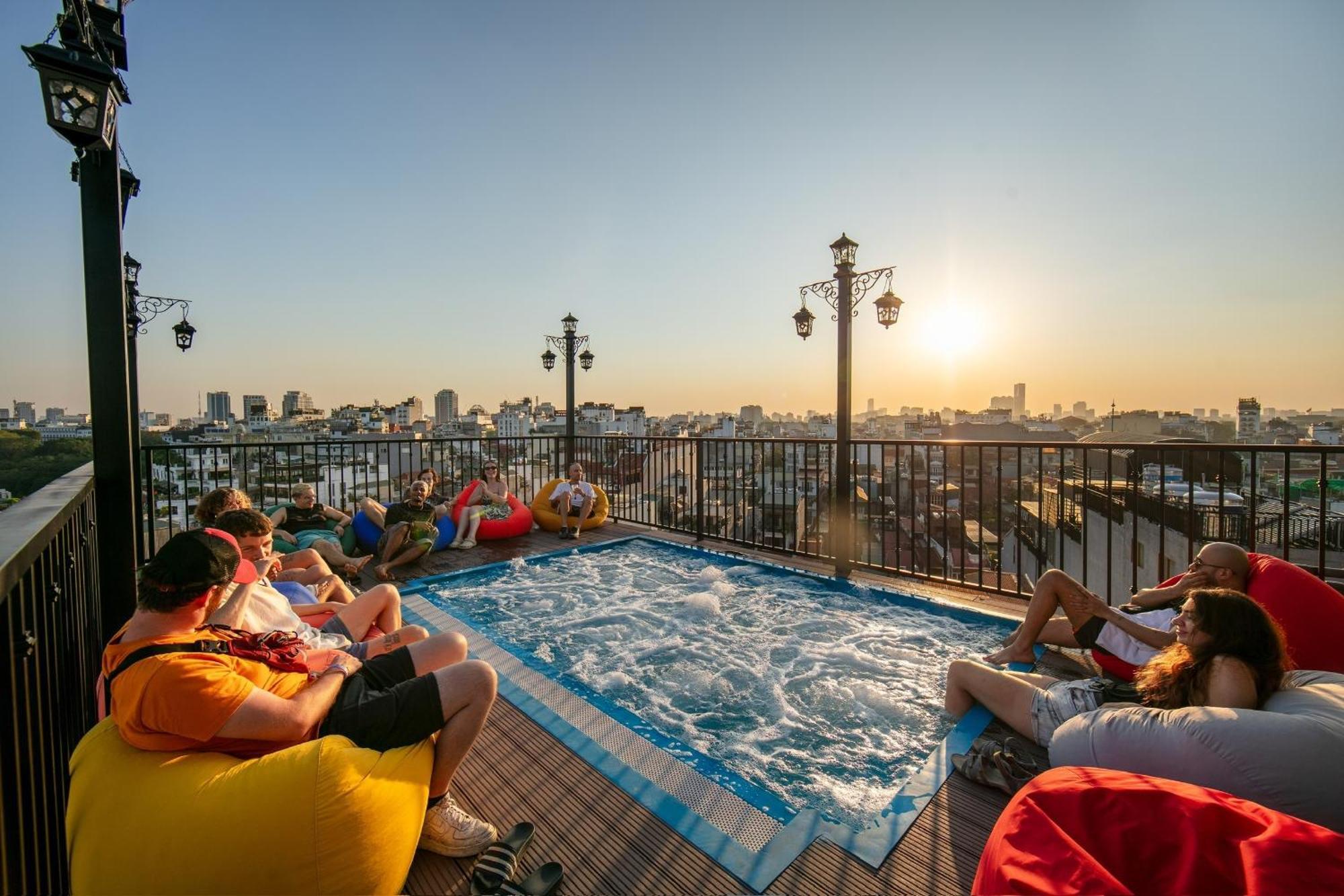 Lakeview Backpackers Hostel & Rooftop Bar Hanoj Exteriér fotografie